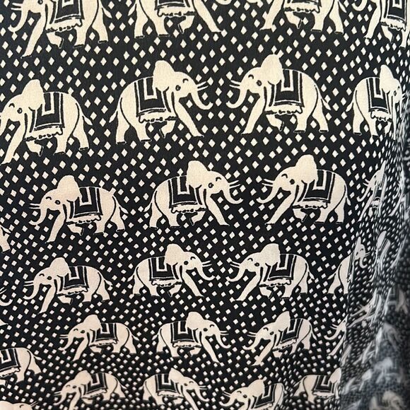 Pixley black tan elephant patterned long rollable sleeve blouse Size S - Picture 4 of 9